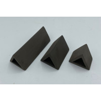 Abris Céramique Noir Triangle Simple M (6cm)